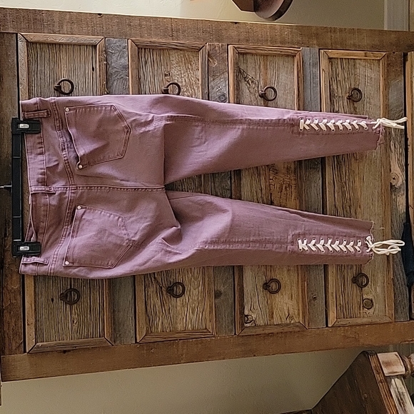 V Christina Rose colored pants size 4, lace up back of legs, raw hem - Picture 2 of 8
